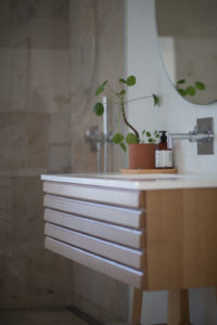 modern bathroom shelf